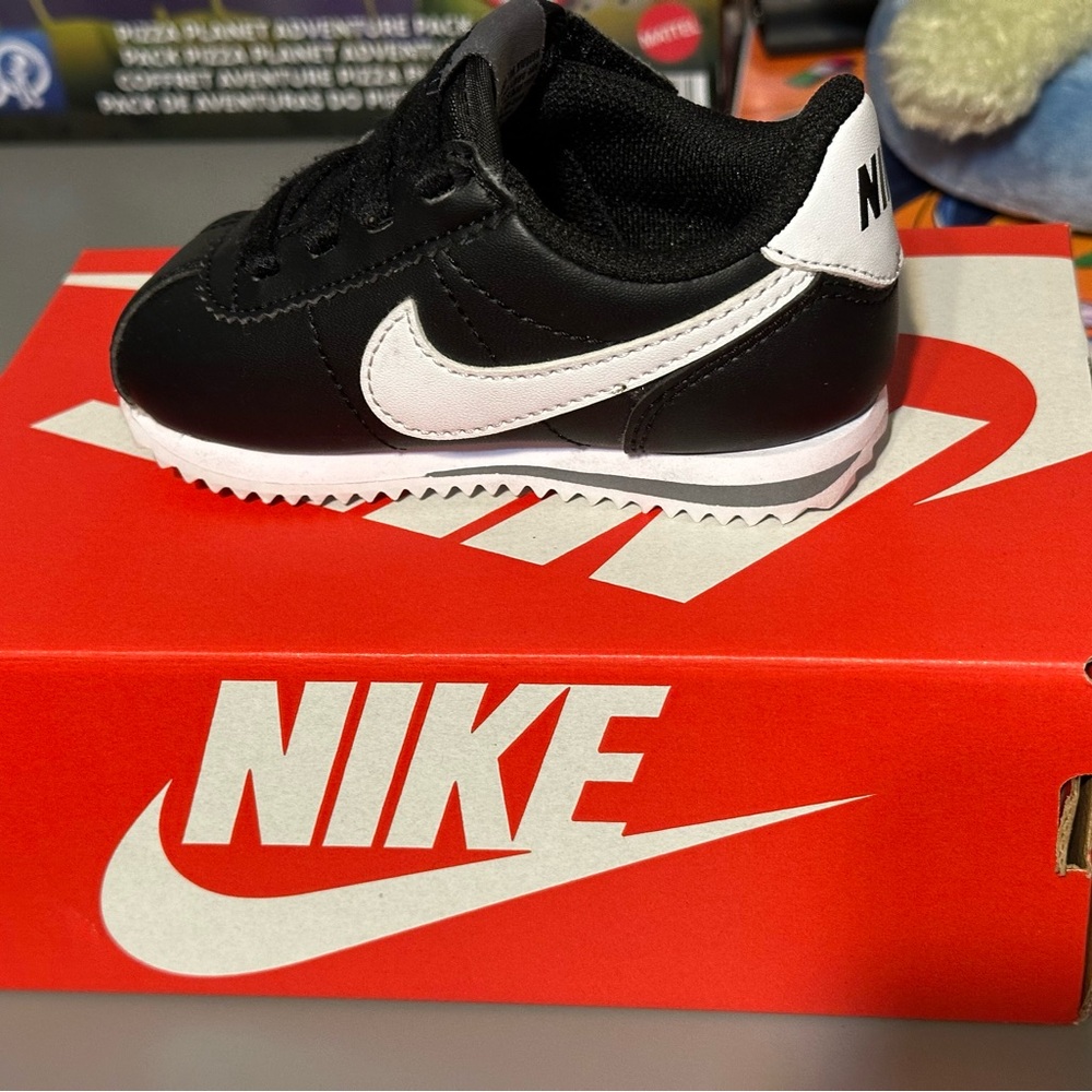 Nike Kids Black and White Sneakers